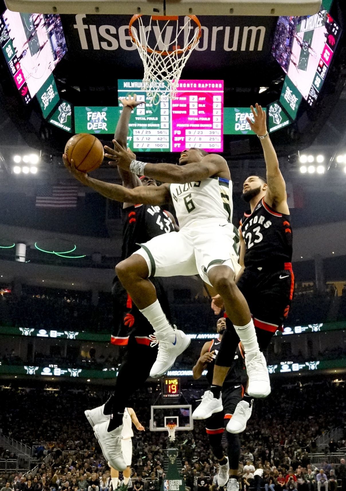 Bucks 125, Raptors 103